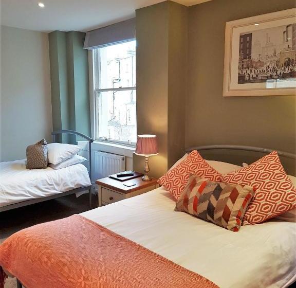 فندق The Rising Sun Inn