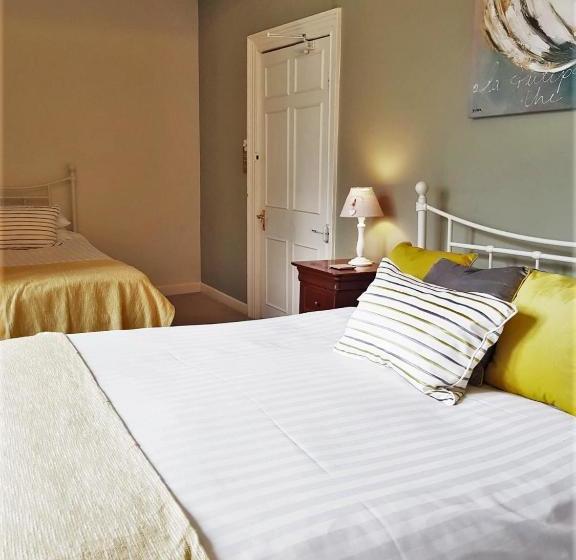 فندق The Rising Sun Inn