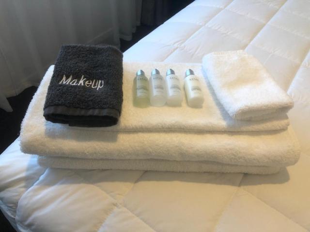 בית מלון כפרי The York Apartments