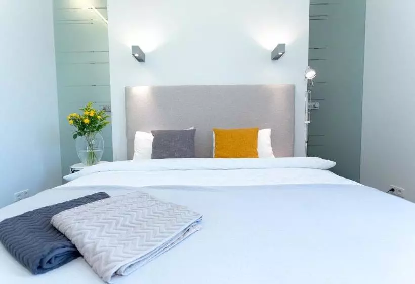 هتل Vilnius Apartments And Suites Gedimino Ave