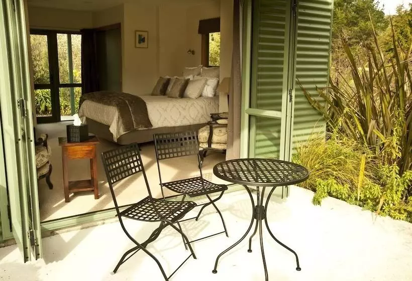 ホテル Whakaipo Lodge