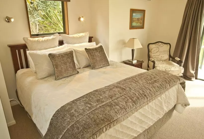 ホテル Whakaipo Lodge