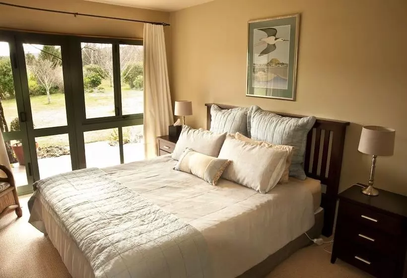 ホテル Whakaipo Lodge
