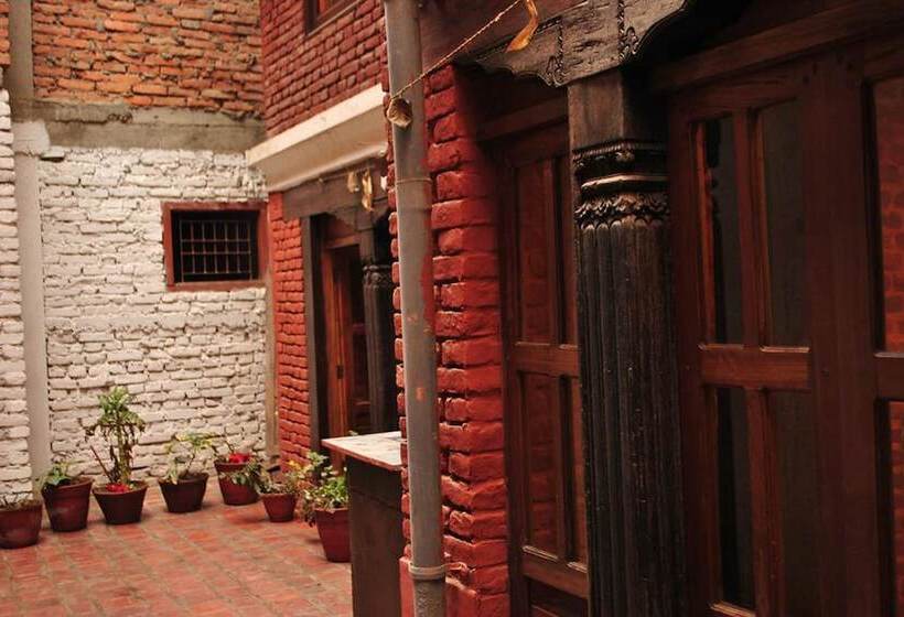 هتل Yamba Traditional Home