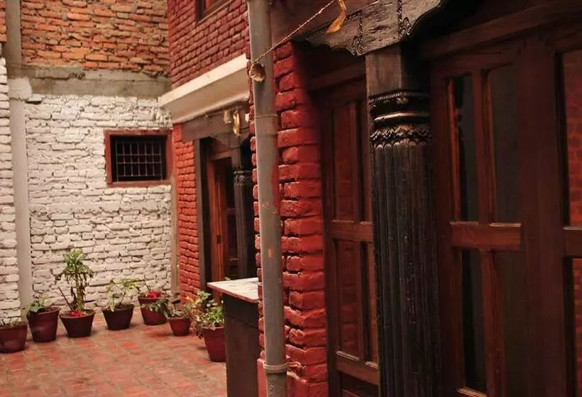 هتل Yamba Traditional Home