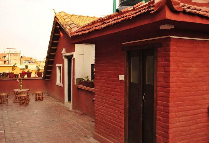 هتل Yamba Traditional Home