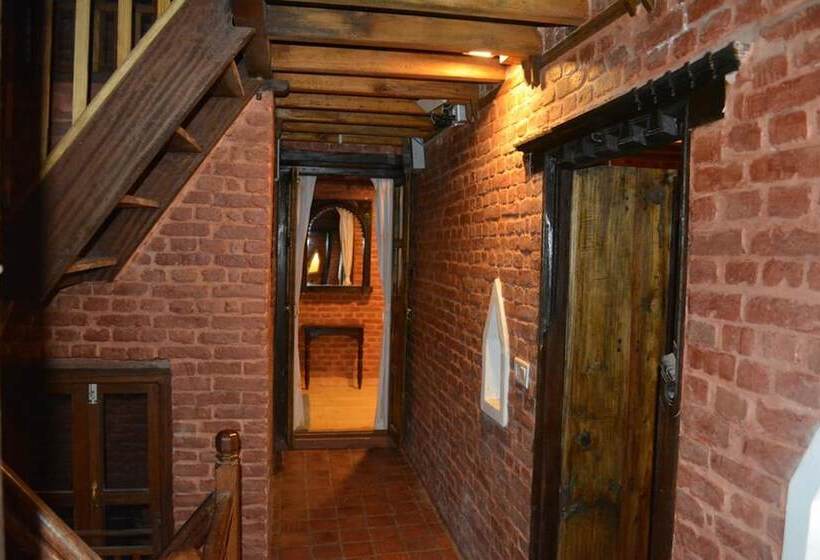 هتل Yamba Traditional Home