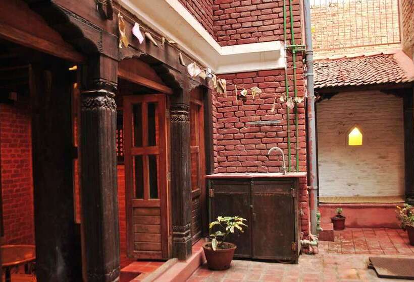 هتل Yamba Traditional Home