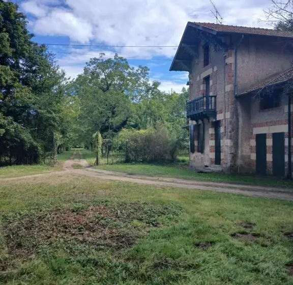 ベッドアンドブレックファースト Château De Maucouvent   Le Cottage