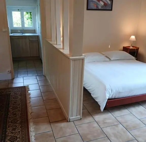 ベッドアンドブレックファースト Château De Maucouvent   Le Cottage