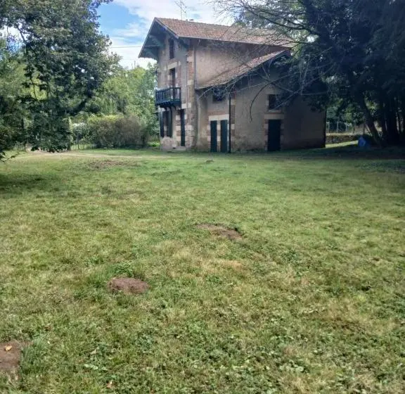 ベッドアンドブレックファースト Château De Maucouvent   Le Cottage