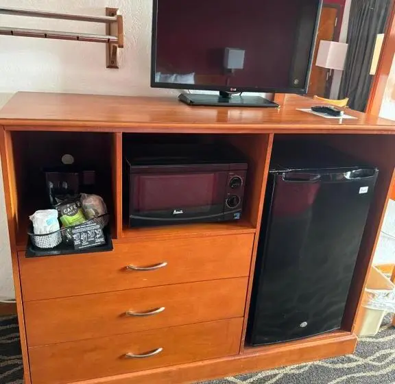 Motelli Econolodge Inn And Suites
