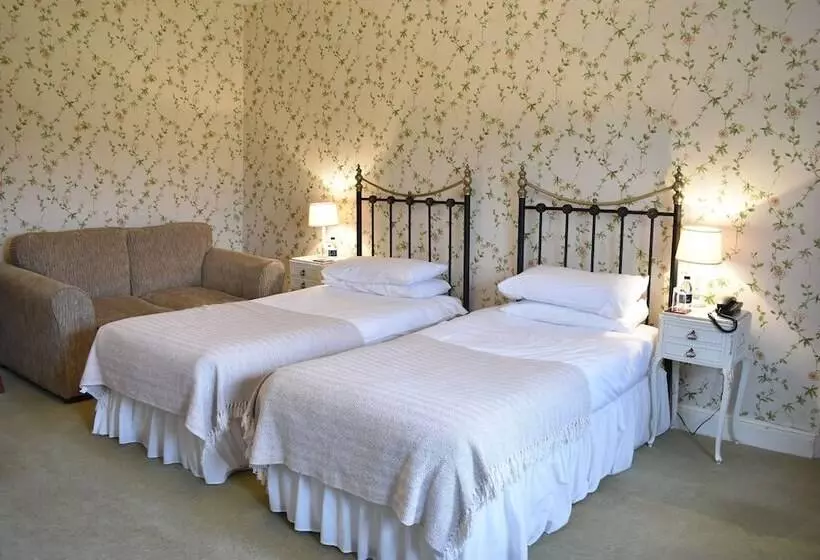Hotelli At The Farmhouse Hunters Hall