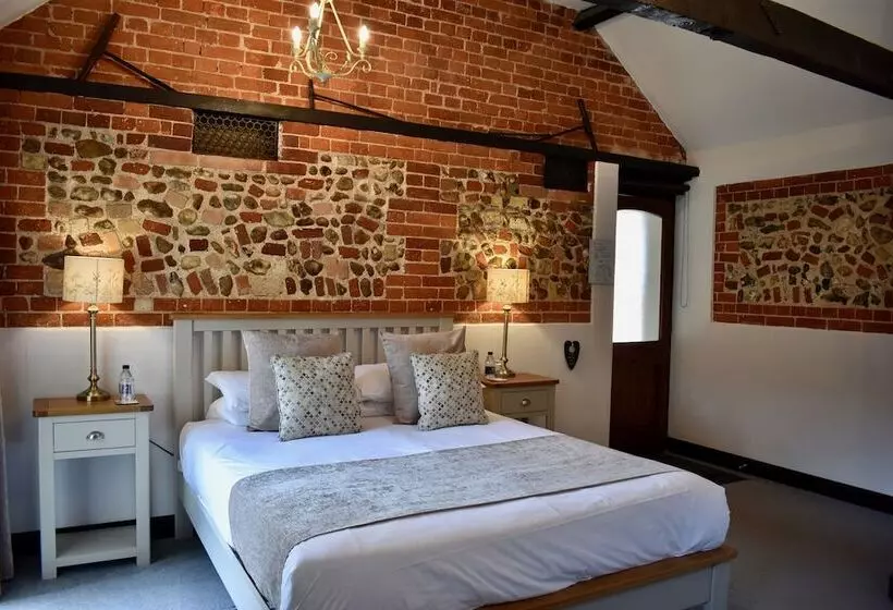 Hotelli At The Farmhouse Hunters Hall