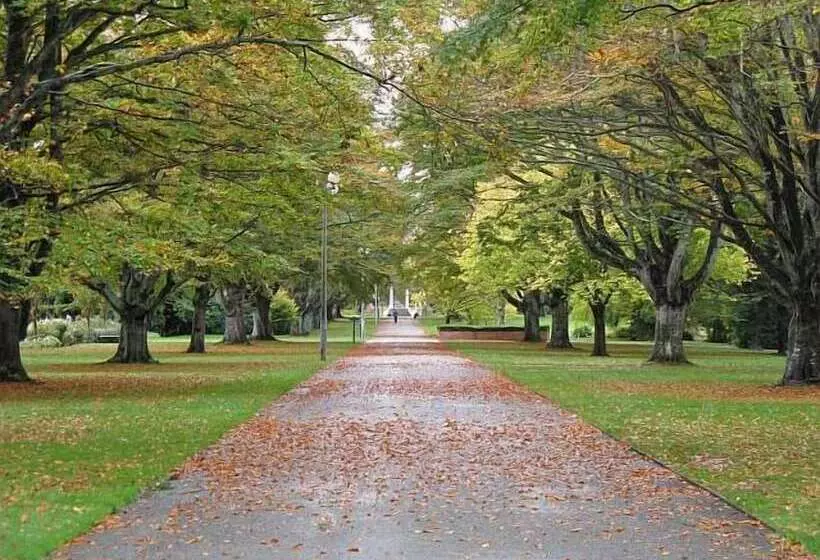 Hotelli Central City Camping Park