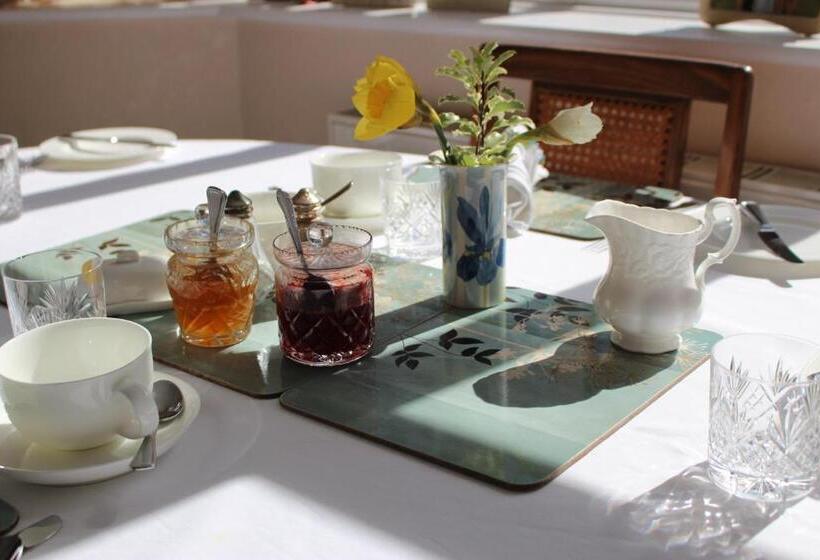 Отель Honey Lodge