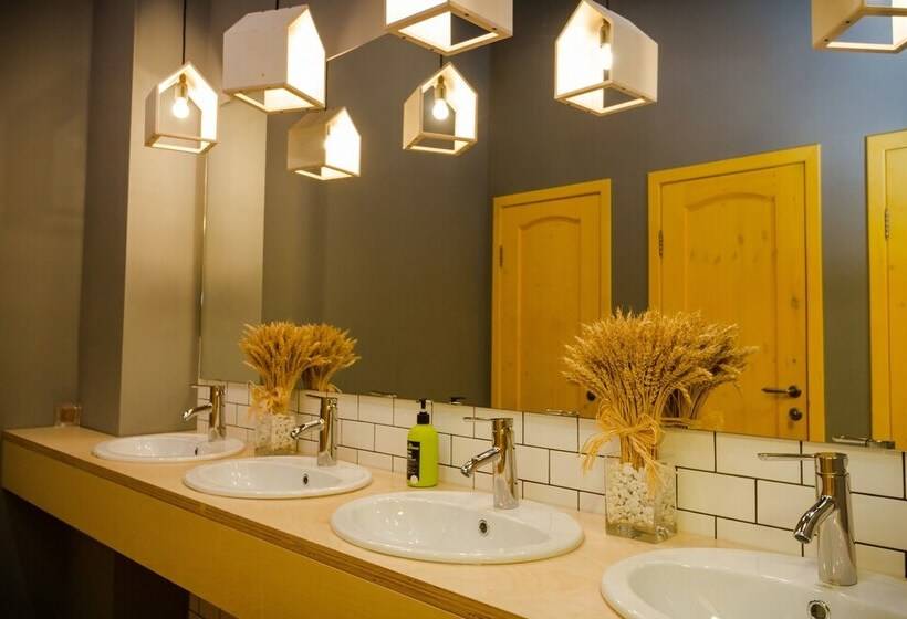 هتل Inwood Hostel