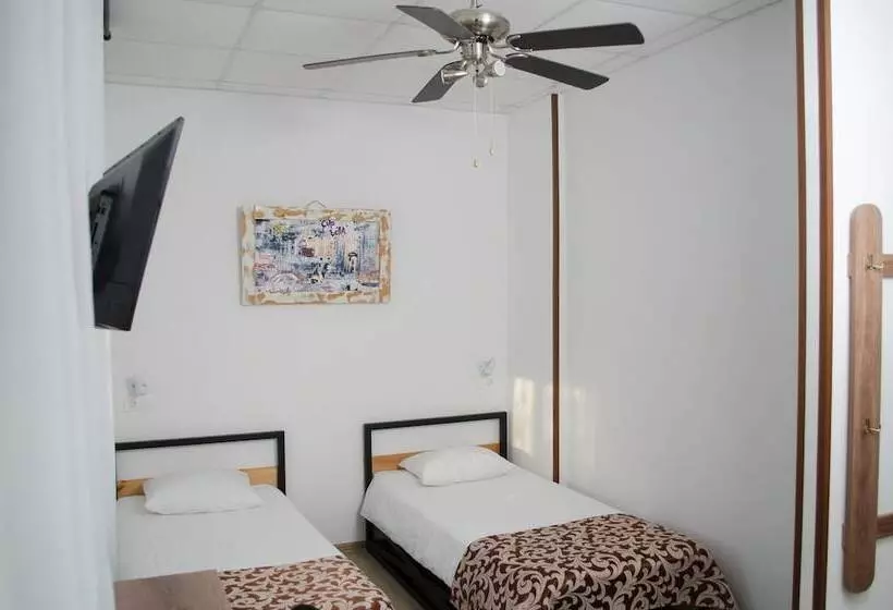 هتل Lucky   Hostel