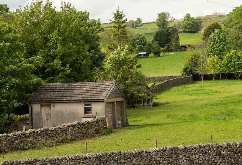 Отель Maypole Inn