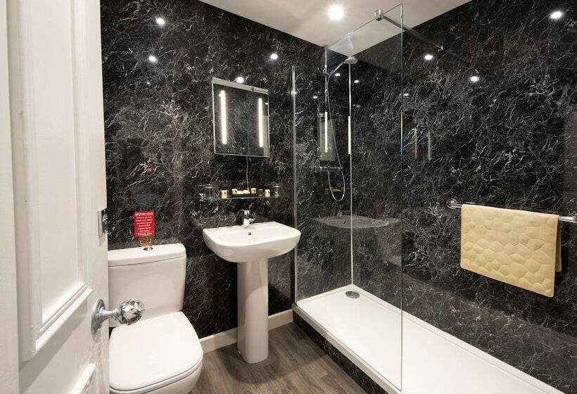 Отель Maypole Inn