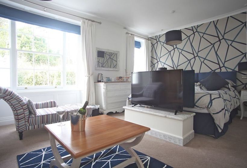 Hotel Old Embassy House