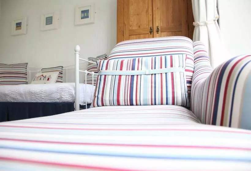 Hotel Old Embassy House