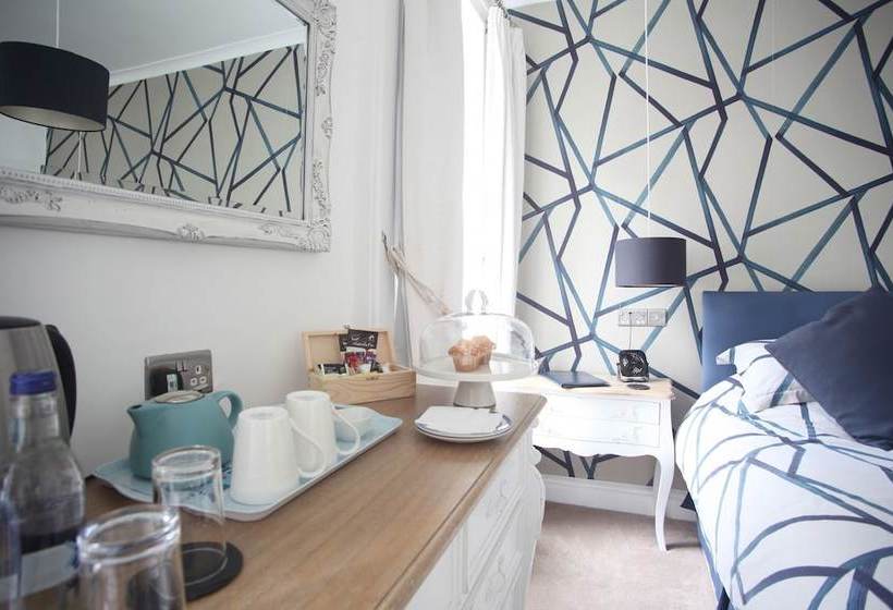 Hotel Old Embassy House