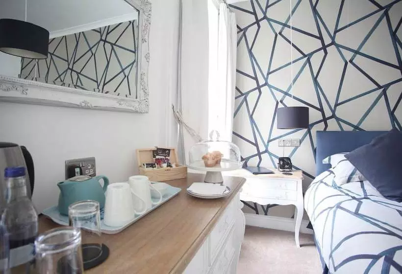 Hotel Old Embassy House