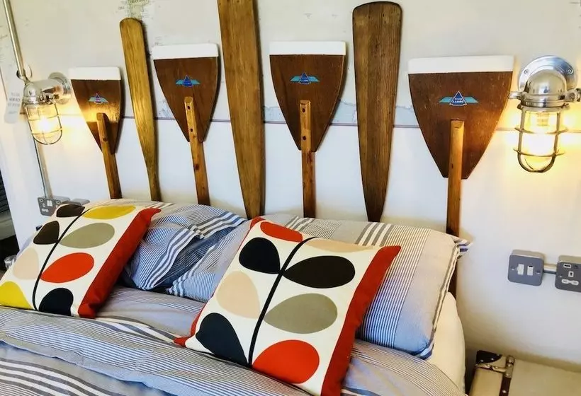 Hotel Old Embassy House