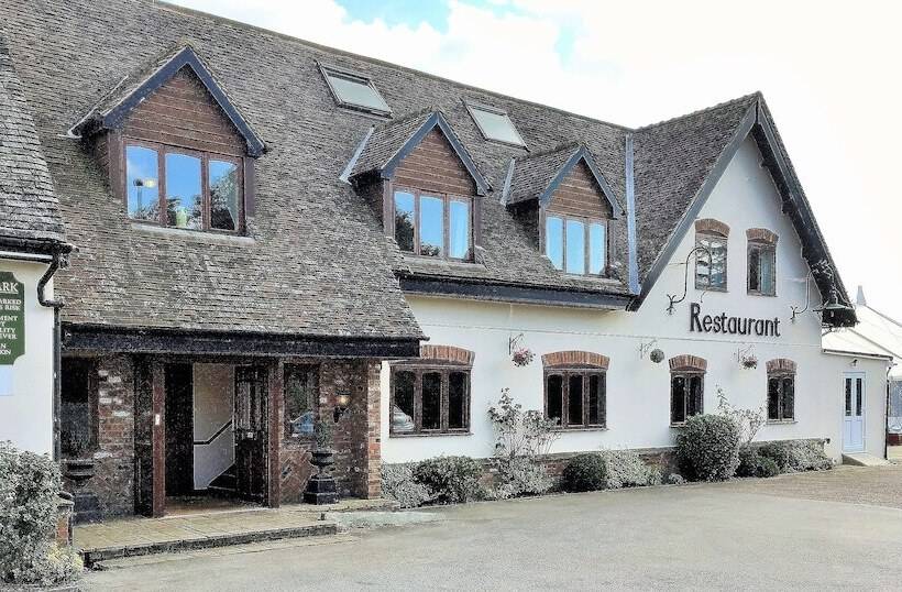 בית מלון כפרי The Airman