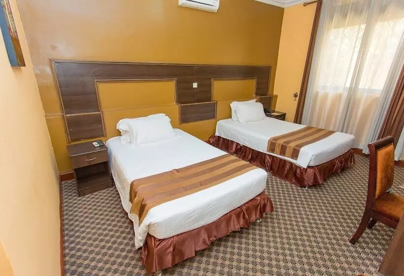 هتل The Country Inn