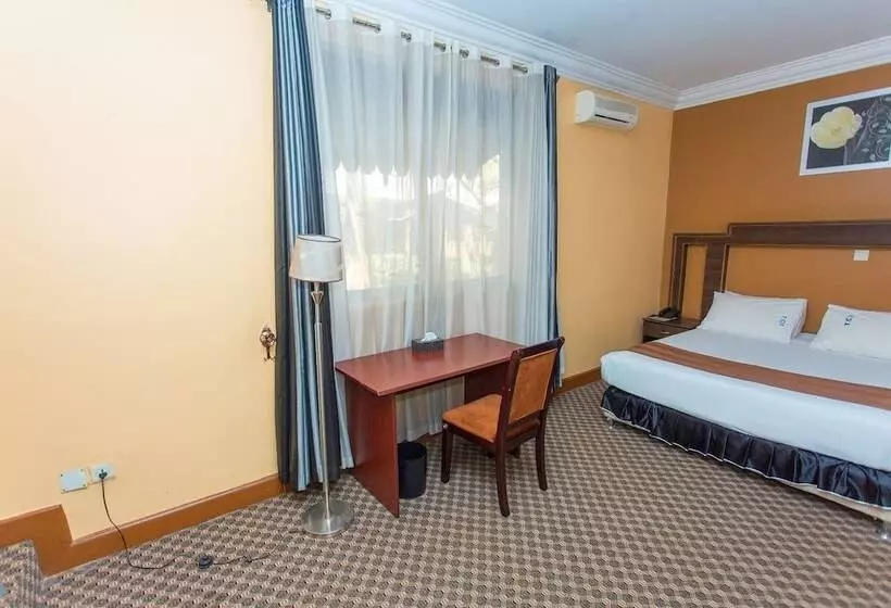 هتل The Country Inn