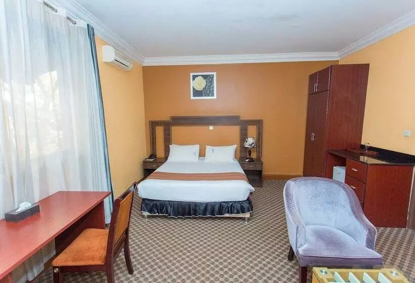 هتل The Country Inn