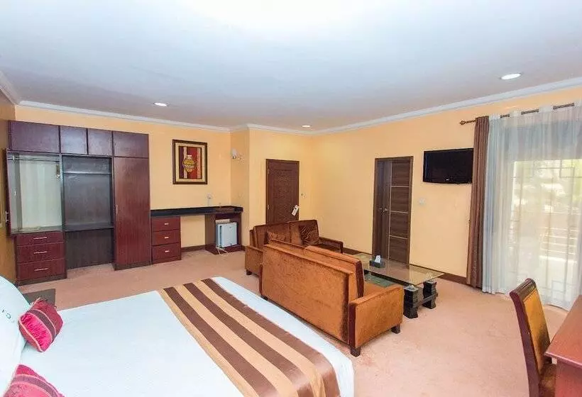 هتل The Country Inn