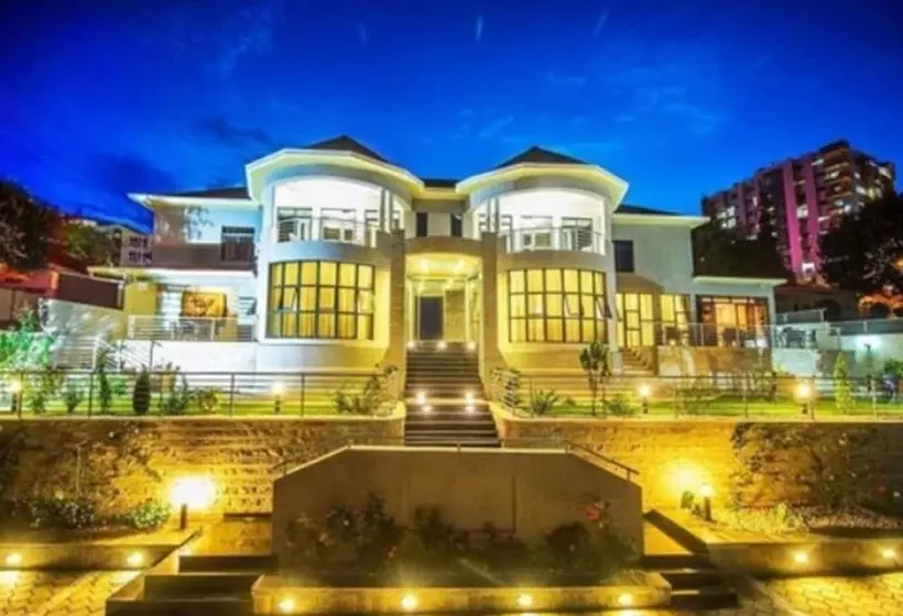 هتل The Court Boutique