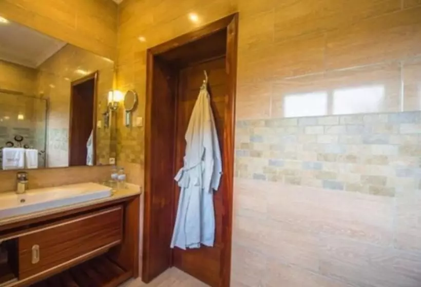 هتل The Court Boutique