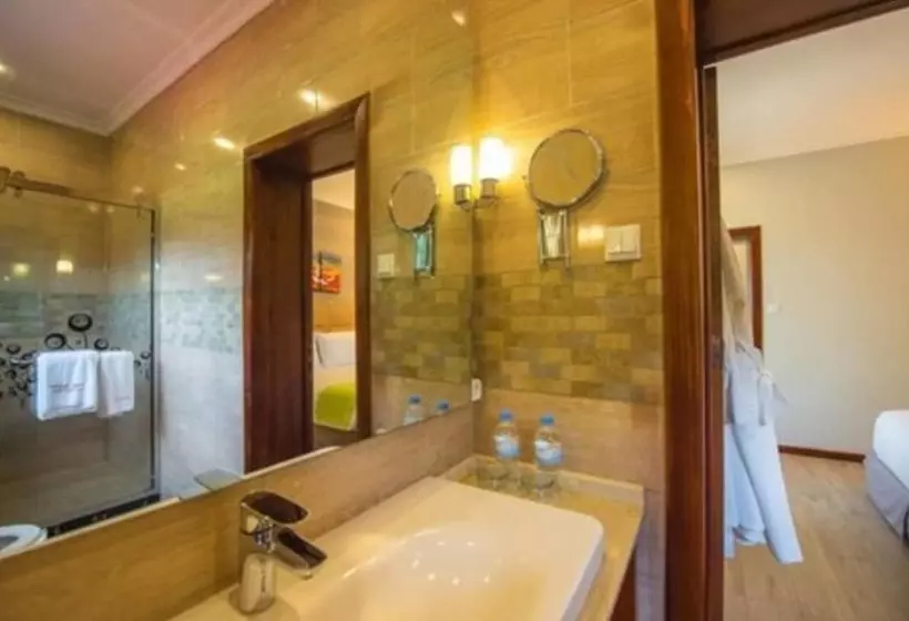 هتل The Court Boutique