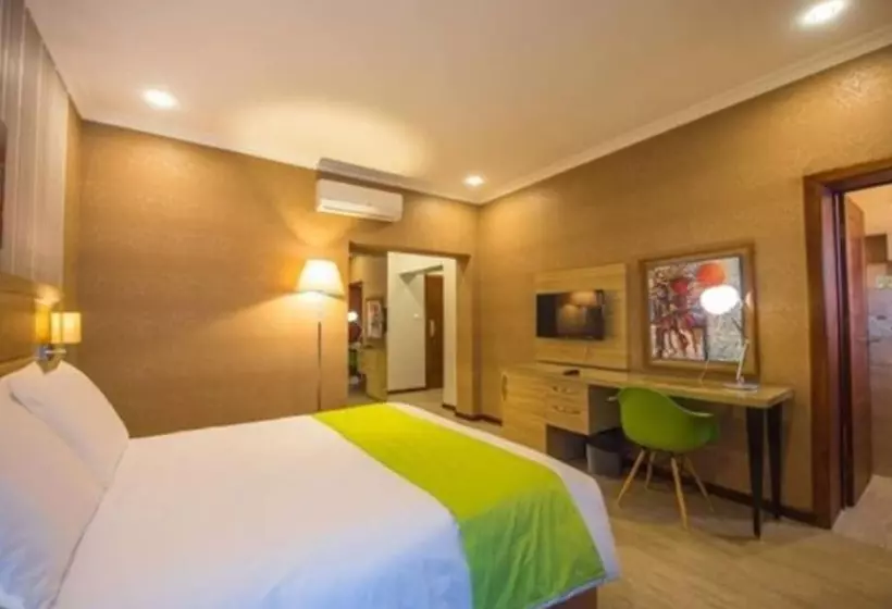 هتل The Court Boutique