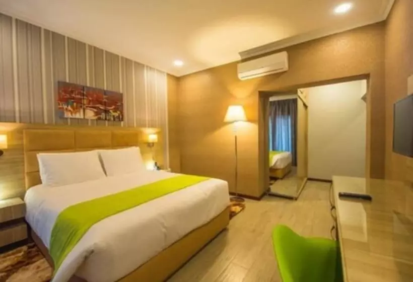 هتل The Court Boutique