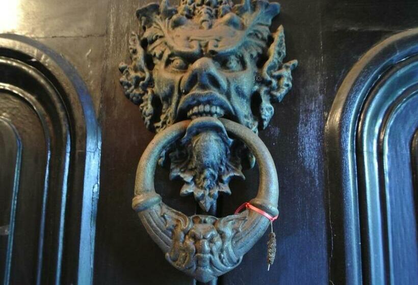 호텔 The Covenstead