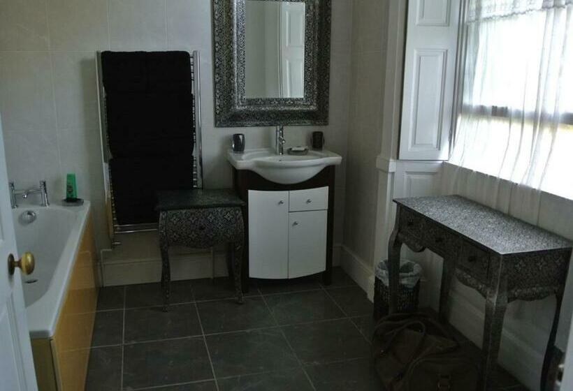 호텔 The Covenstead