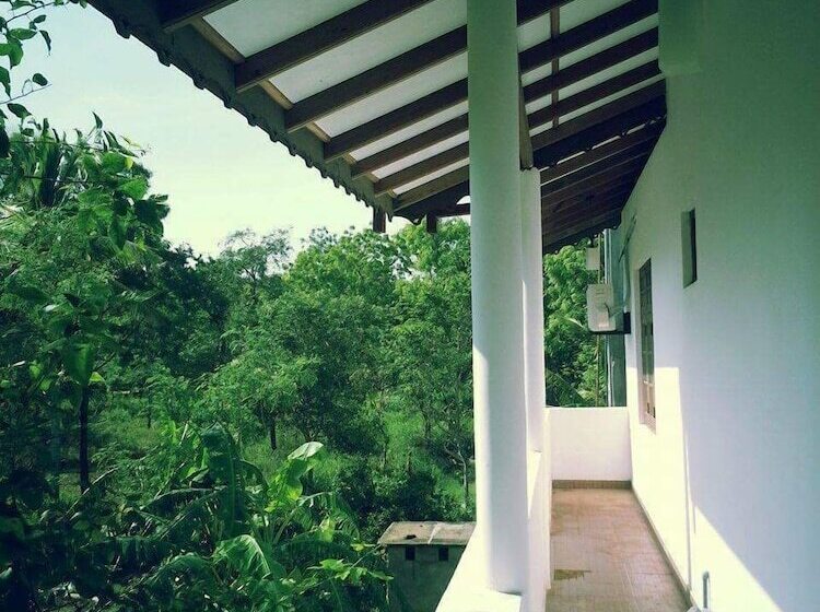 בית מלון כפרי The European Gate Anuradhapura