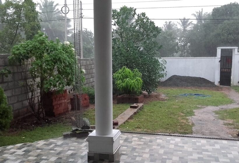 בית מלון כפרי The European Gate Anuradhapura