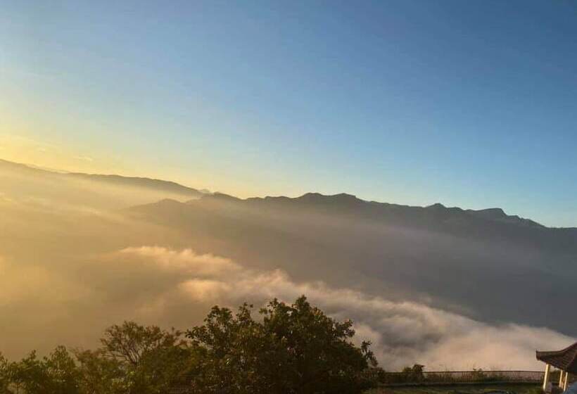 فندق The Grand Hills