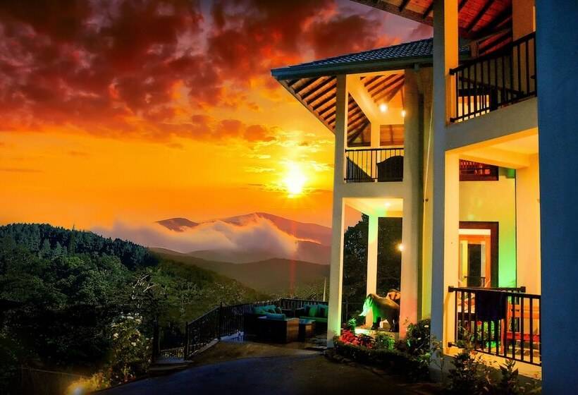 فندق The Grand Hills