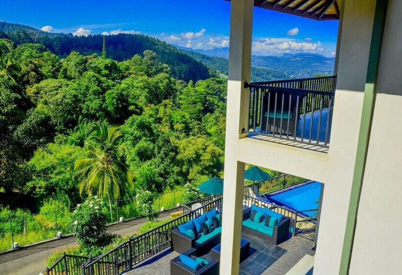 فندق The Grand Hills