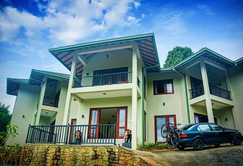 فندق The Grand Hills