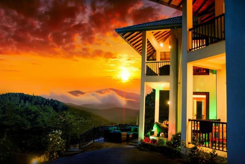 فندق The Grand Hills