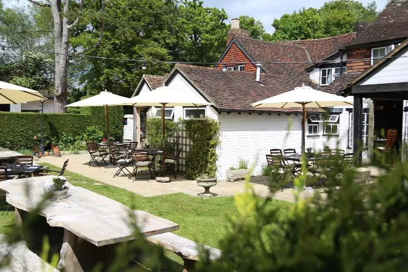 Hotelli The Old House Inn