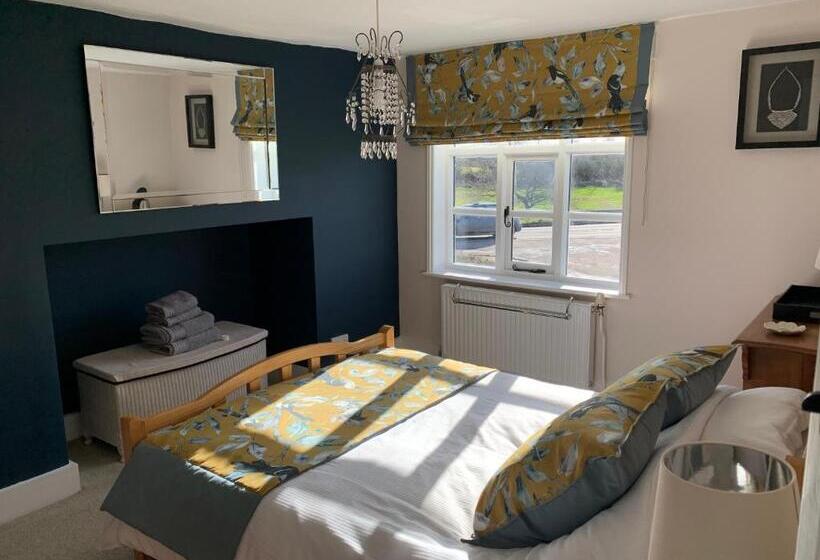 酒店 The Rag House